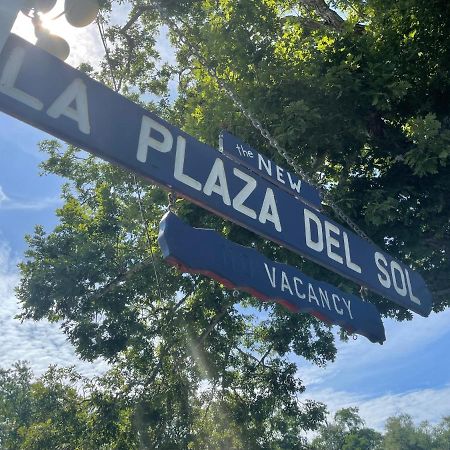 La Plaza Del Sol Motel Mashpee Ngoại thất bức ảnh