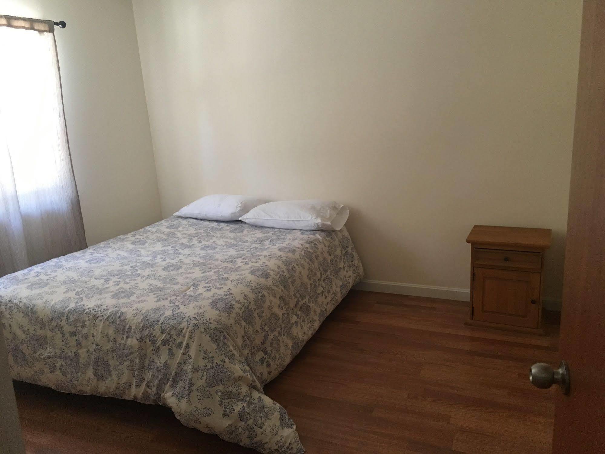 La Plaza Del Sol Motel Mashpee Ngoại thất bức ảnh