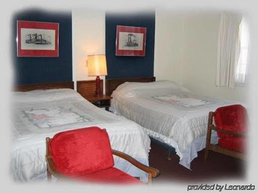 La Plaza Del Sol Motel Mashpee Ngoại thất bức ảnh
